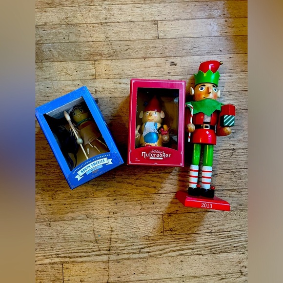 Vintage nutcrackers 3- Leoti indigenous peoples, Emma gnome, elf w/ gifts - Picture 1 of 16